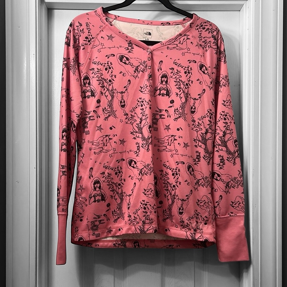 The North Face Limited Edition B4BC (Boarding 4 Breast Cancer) Lounge Hensley